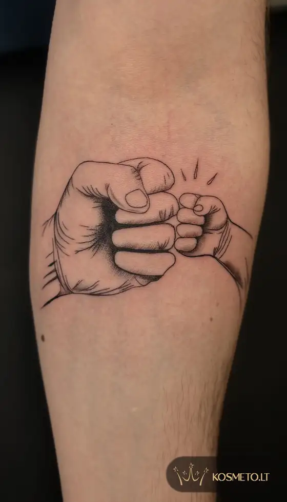 Tėčio ir vaiko kumščių tatuiruotė, Veta Pluščiauskytė Kelmėje